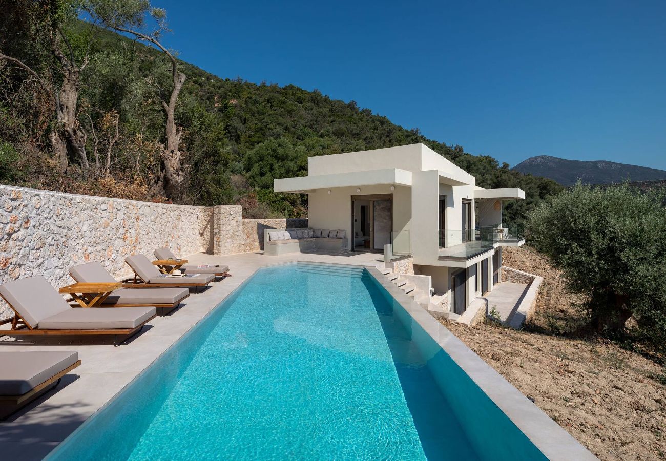 House in Sivota - VILLA EPTANISA