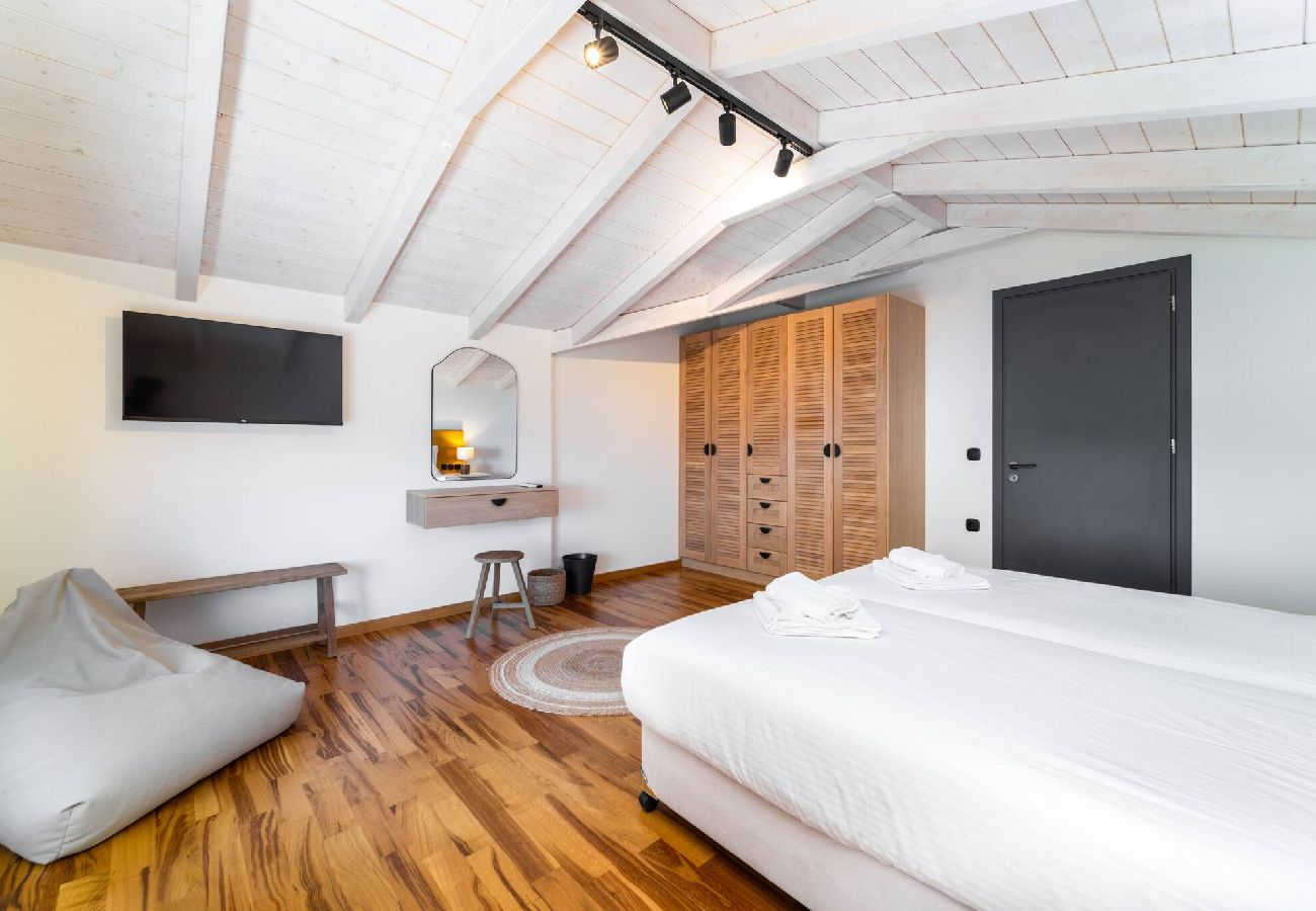 House in Perigiali - SMIRTIES VILLA PASITHEA (4BED)