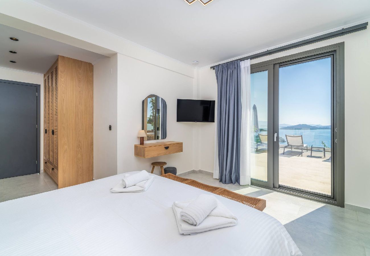 House in Perigiali - SMIRTIES VILLA PASITHEA (4BED)