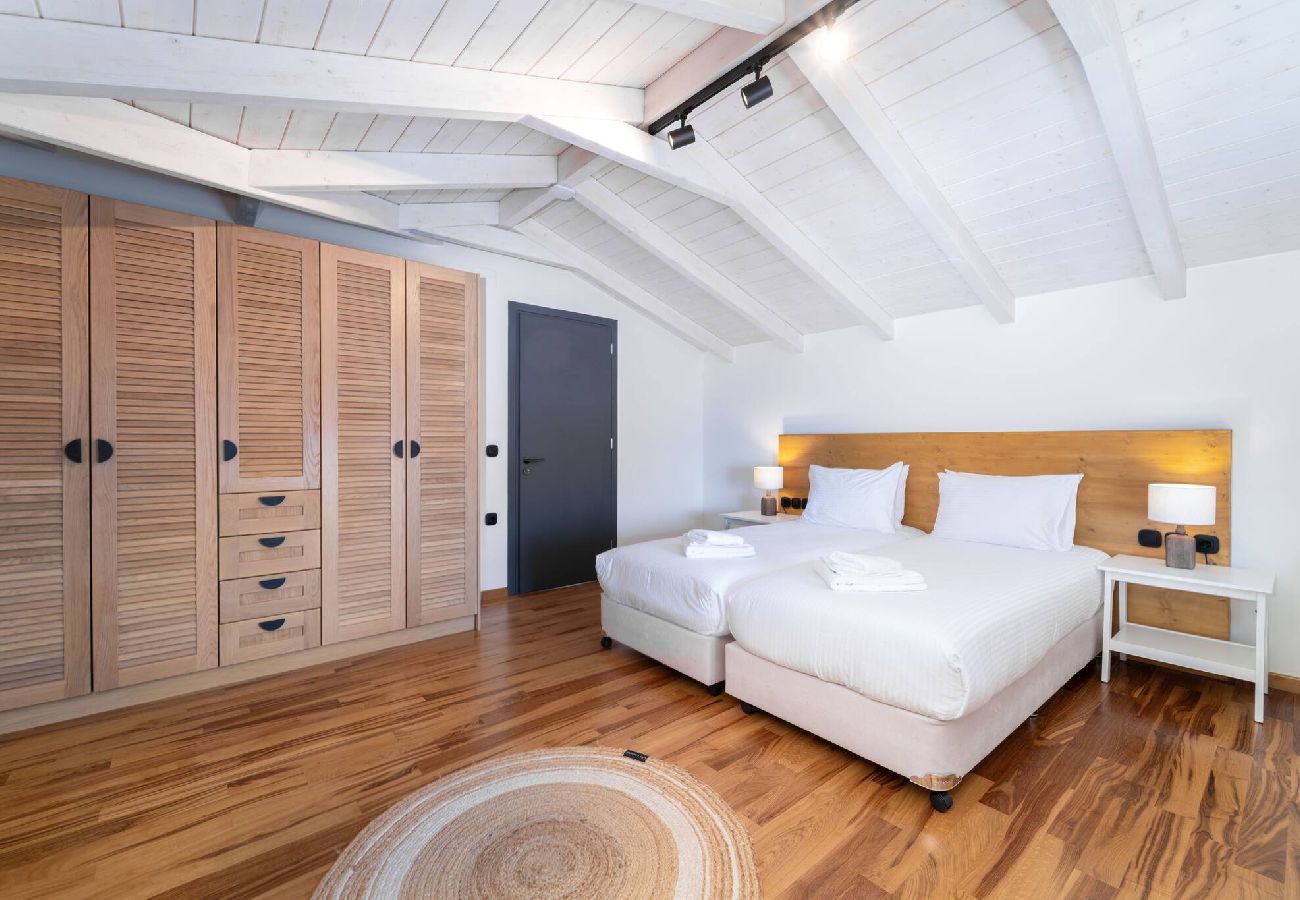 House in Perigiali - SMIRTIES VILLA PASITHEA (4BED)