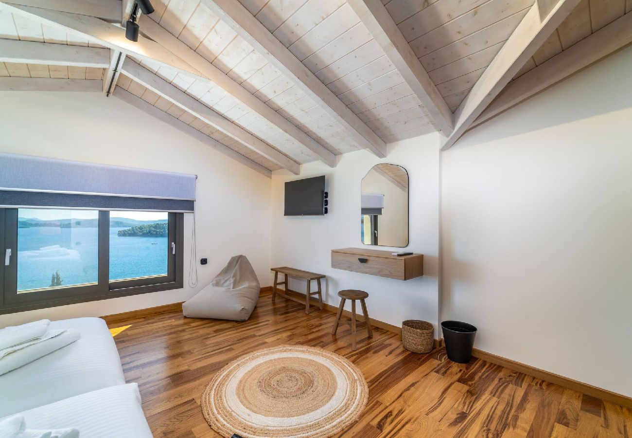 House in Perigiali - SMIRTIES VILLA PASITHEA (4BED)