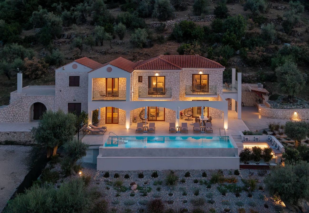 House in Lefkada - VILLA UNIQUE