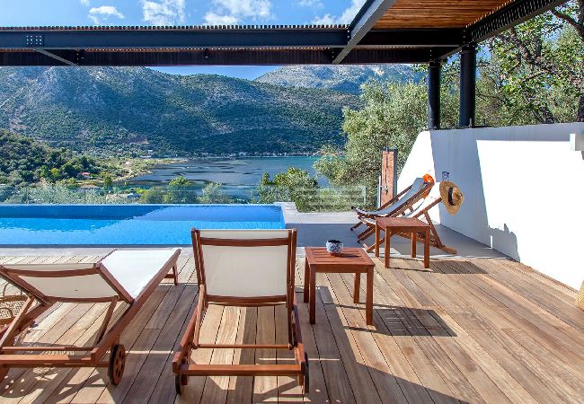 Villa in Lefkada - DESIMI VILLA THEIA