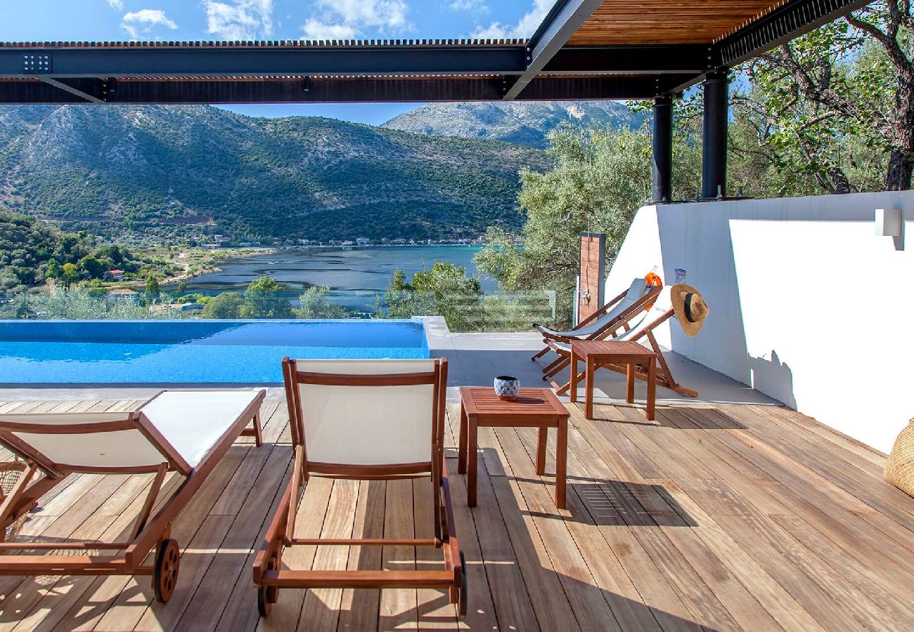 Villa in Lefkada - DESIMI VILLA THEIA