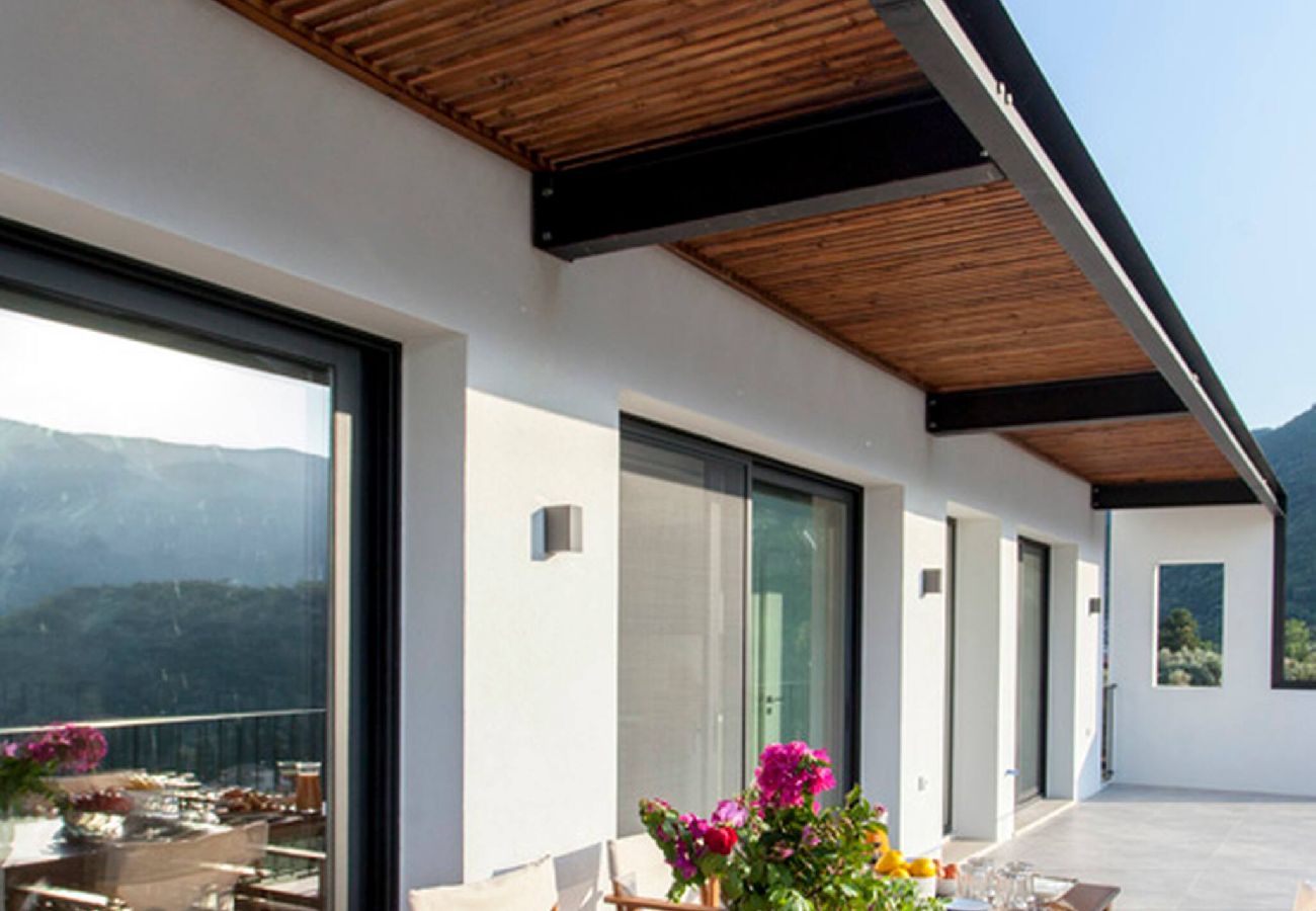 Villa in Lefkada - DESIMI VILLA THEIA