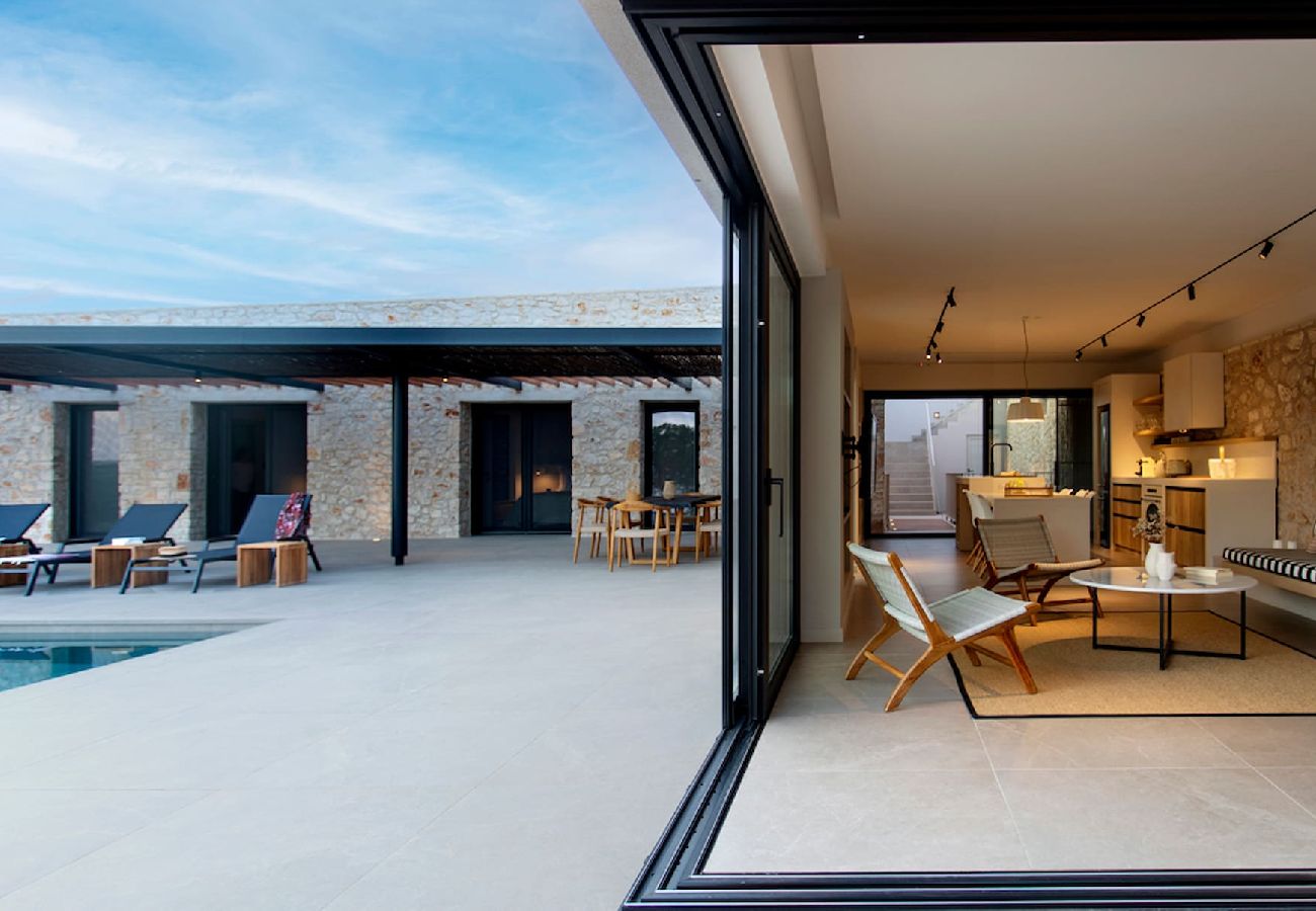 House in Amfilochia - THEROS ALOE (3 BED)