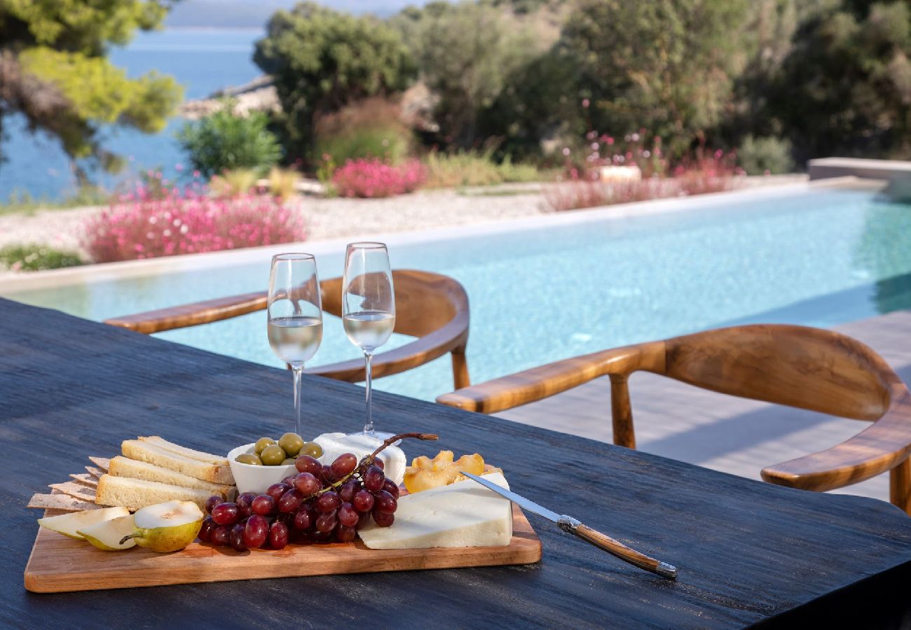 House in Amfilochia - THEROS ALOE (3 BED)