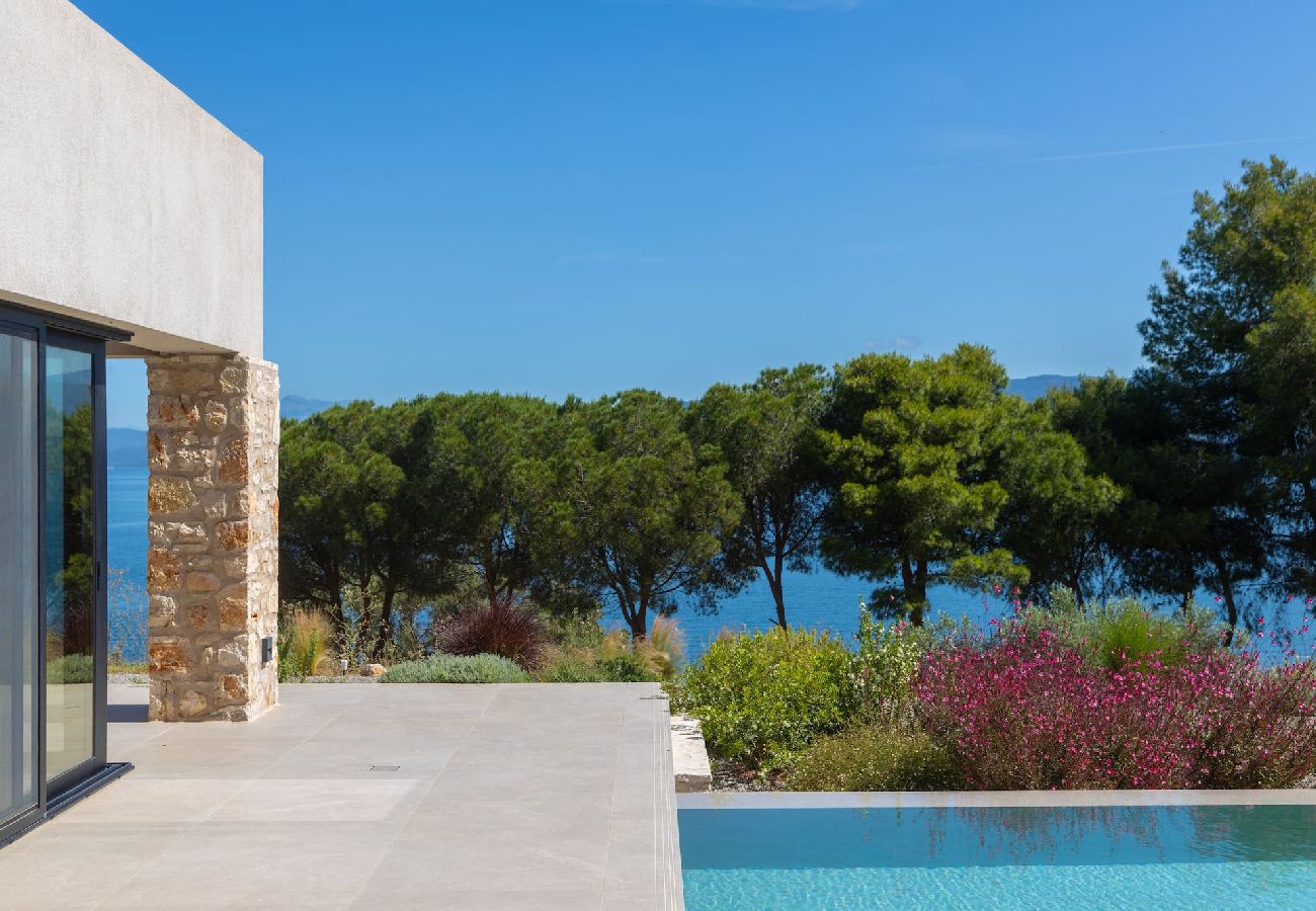 House in Amfilochia - THEROS ALOE (3 BED)