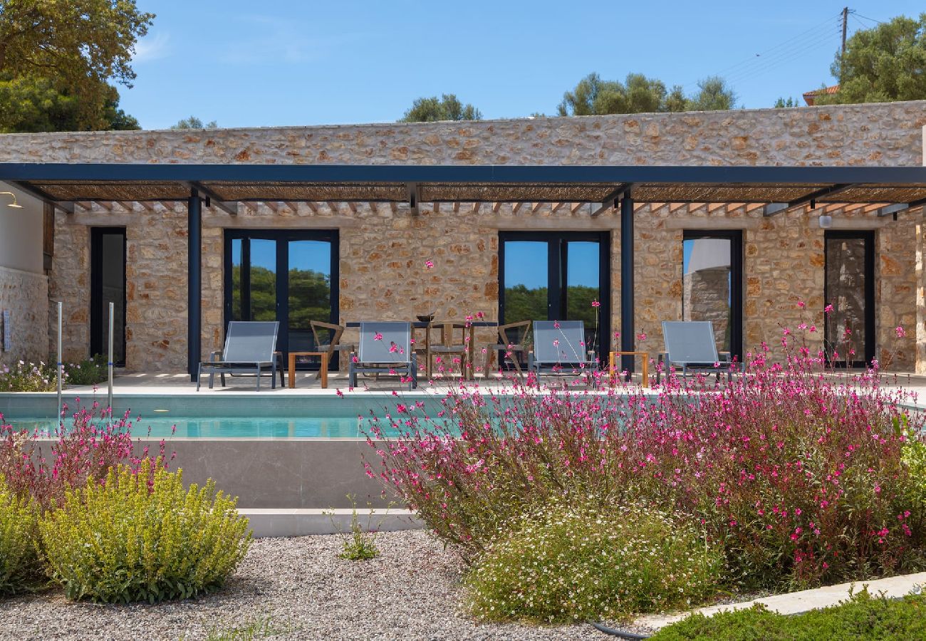 House in Amfilochia - THEROS CITRUS (3 BED)