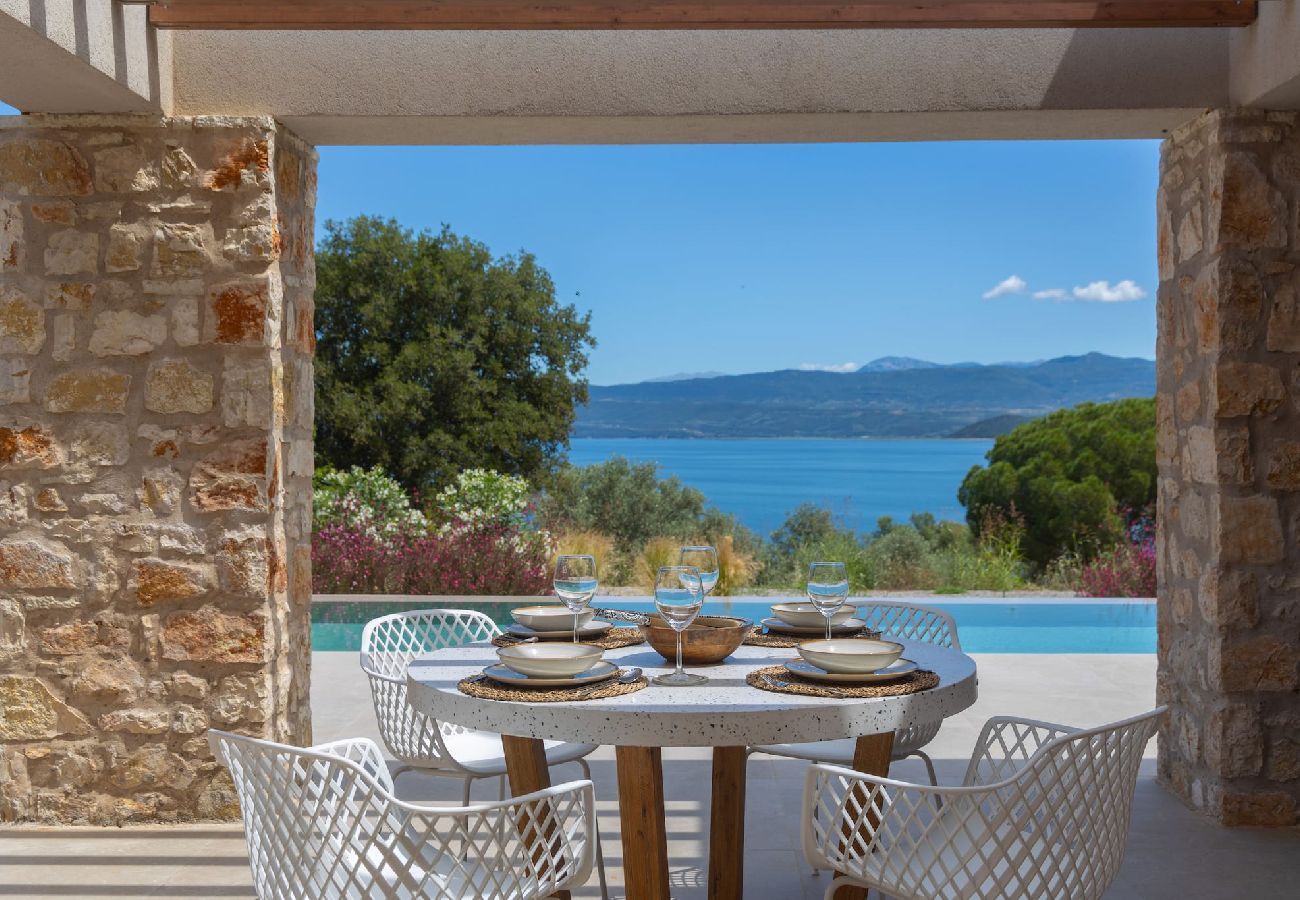 House in Amfilochia - THEROS DAFNI (2 BED)