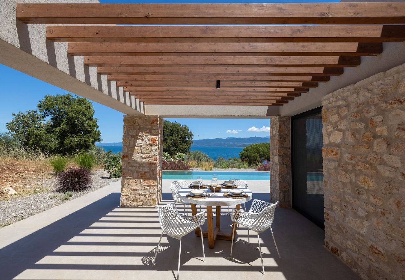 House in Amfilochia - THEROS DAFNI (2 BED)