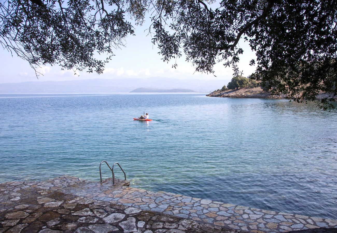 House in Amfilochia - THEROS DAFNI (2 BED)