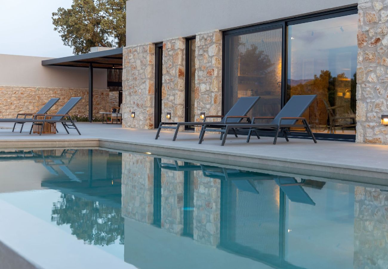 House in Amfilochia - THEROS DAFNI (2 BED)