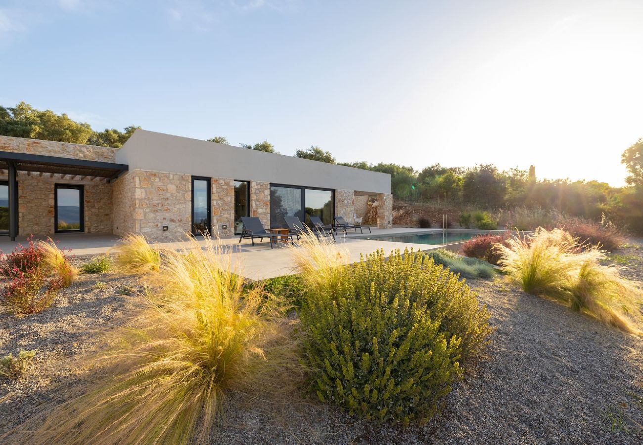 House in Amfilochia - THEROS DAFNI (2 BED)