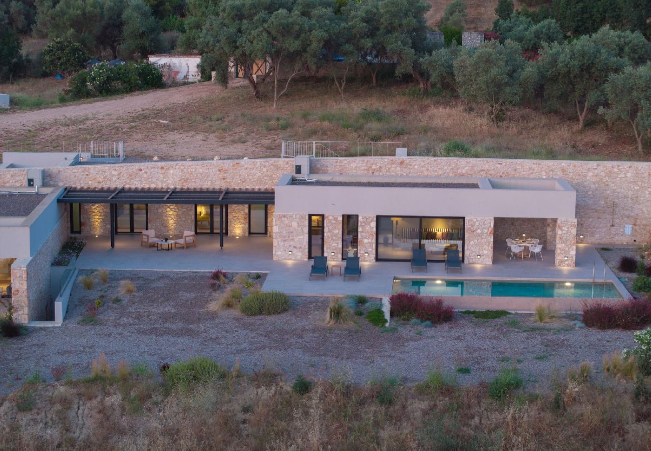 House in Amfilochia - THEROS DAFNI (2 BED)