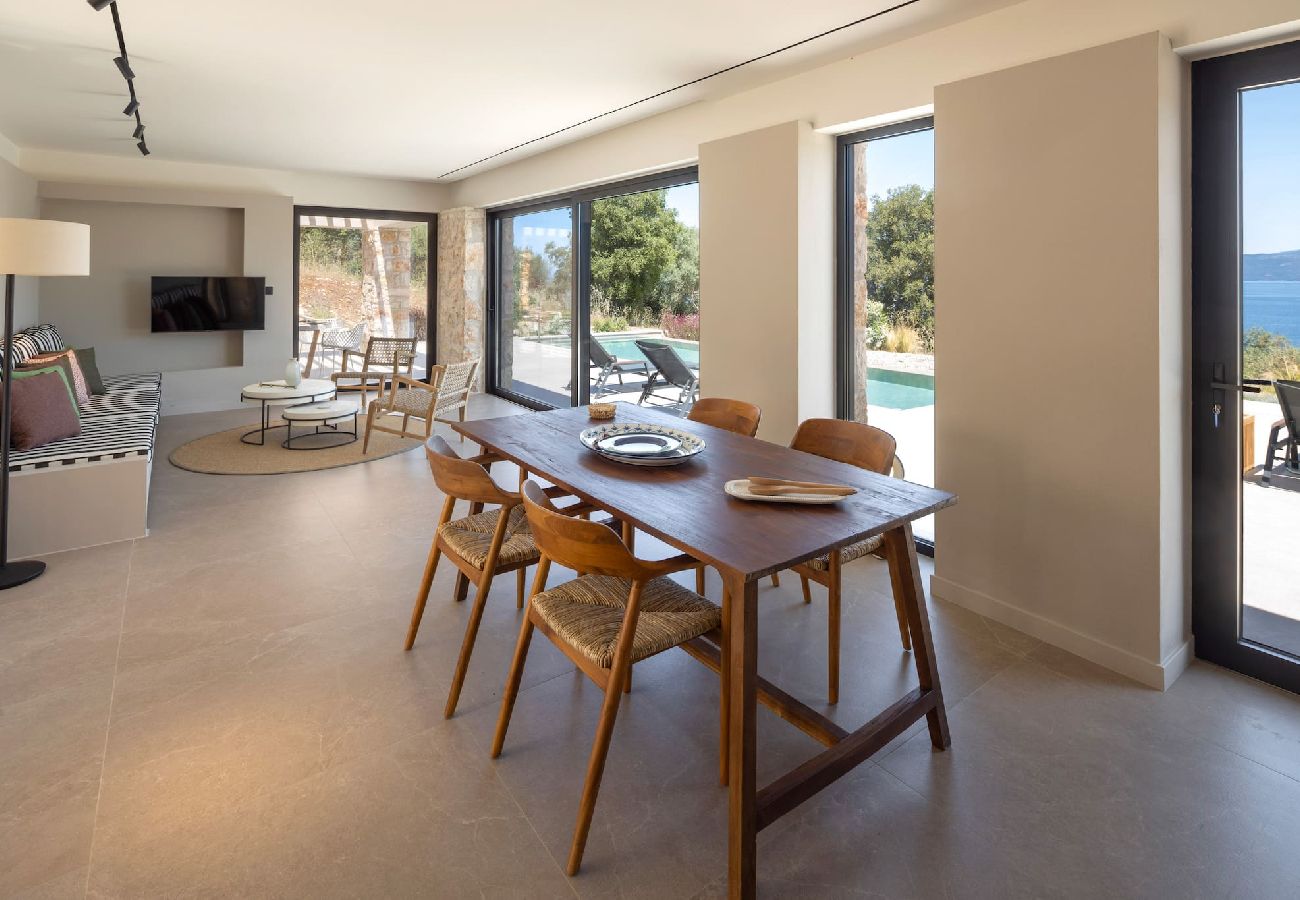 House in Amfilochia - THEROS DAFNI (2 BED)