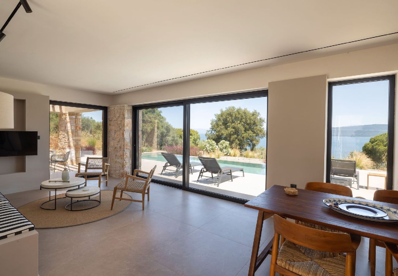 House in Amfilochia - THEROS DAFNI (2 BED)