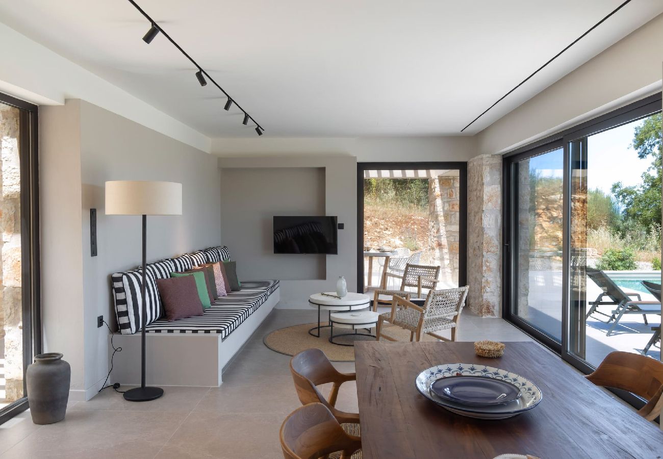 House in Amfilochia - THEROS DAFNI (2 BED)