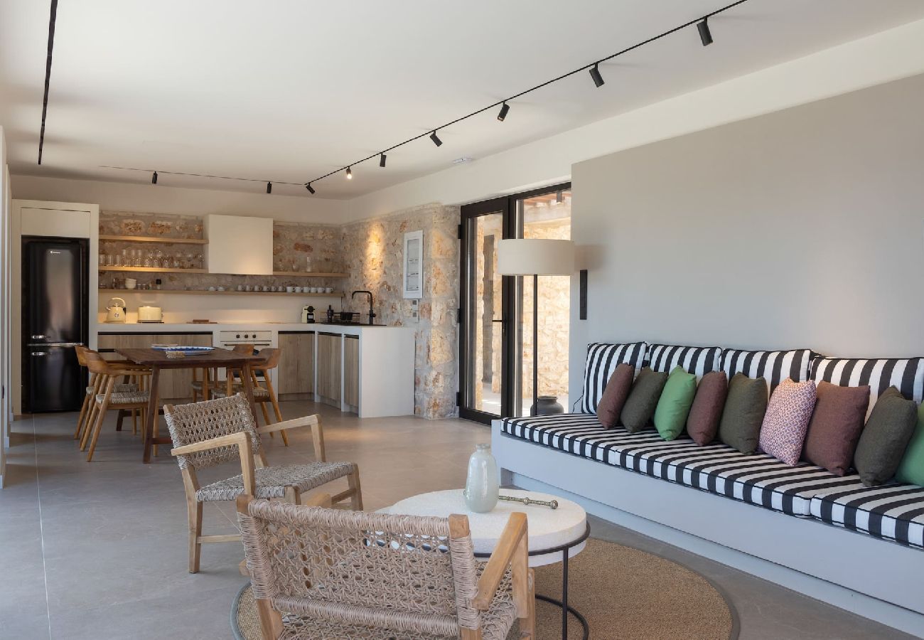 House in Amfilochia - THEROS DAFNI (2 BED)