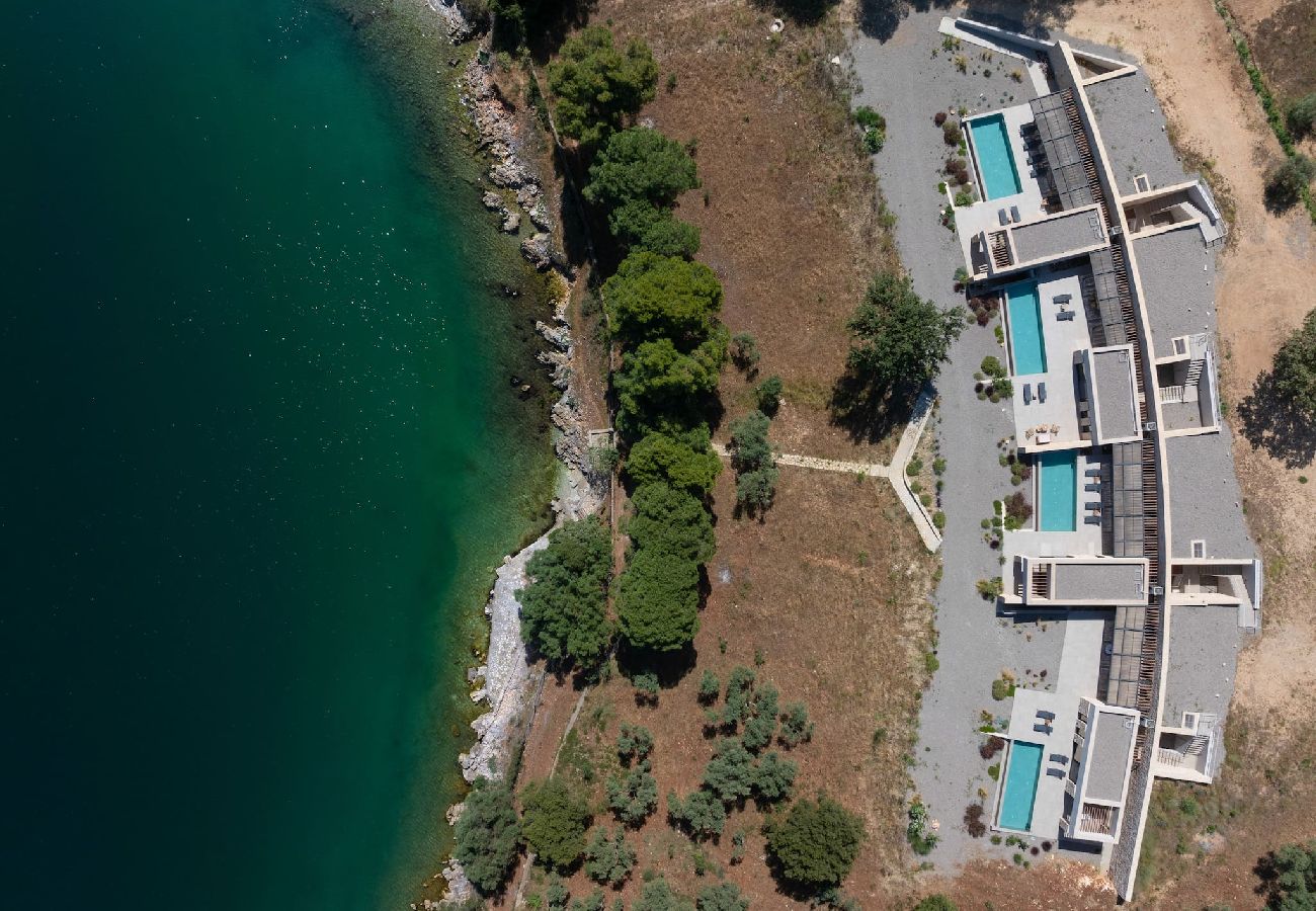 House in Amfilochia - THEROS DAFNI (2 BED)