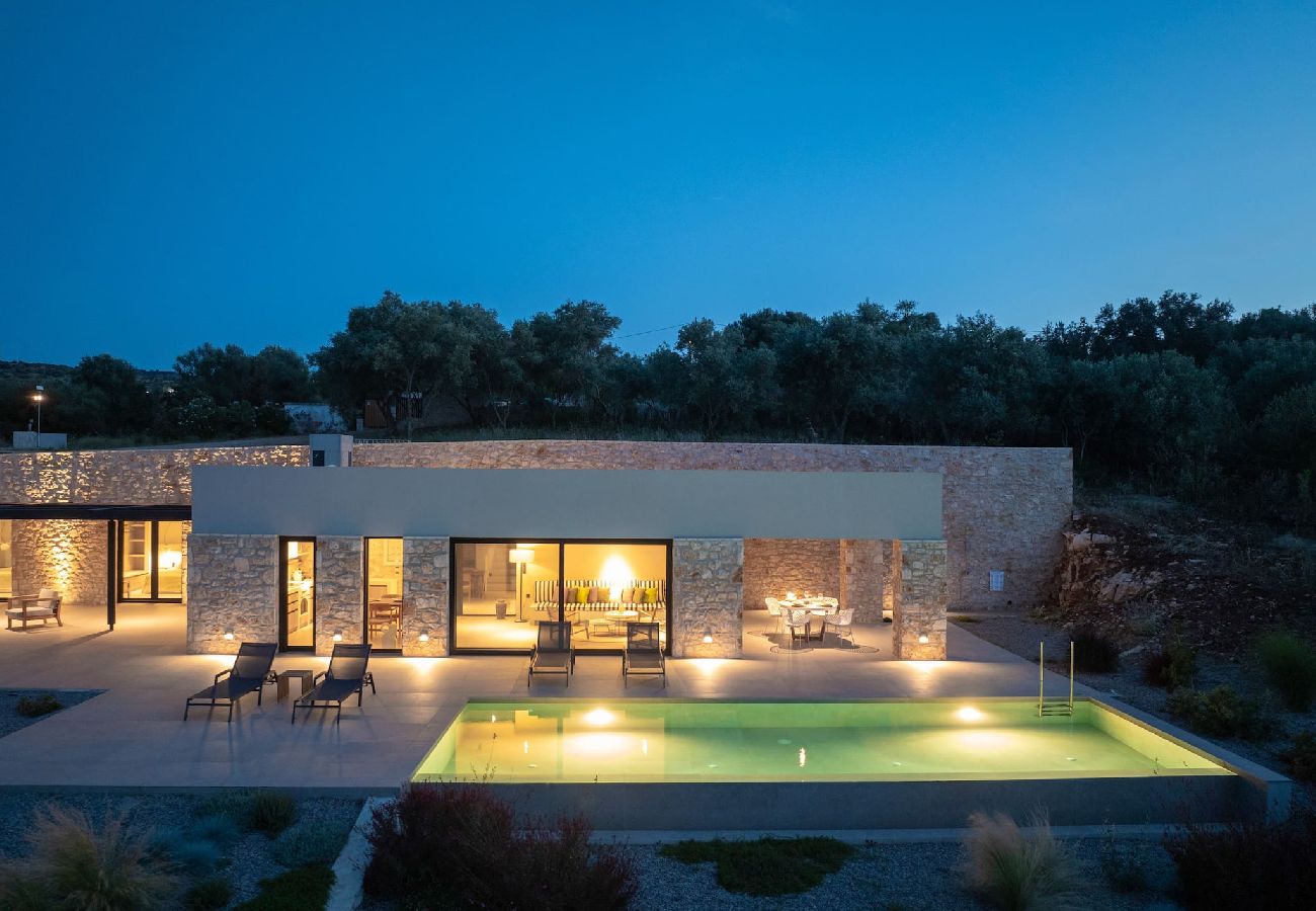 House in Amfilochia - THEROS DAFNI (2 BED)