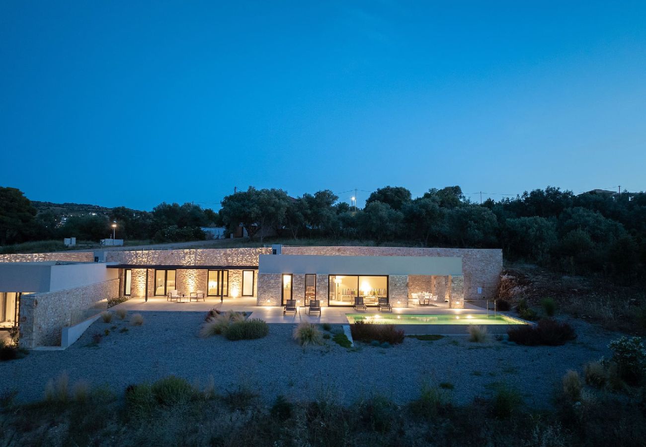 House in Amfilochia - THEROS DAFNI (2 BED)