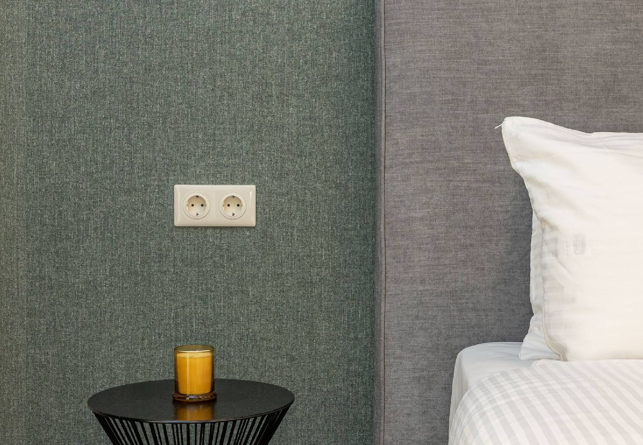 Apartment in Athens - BEEHIVE GROUND